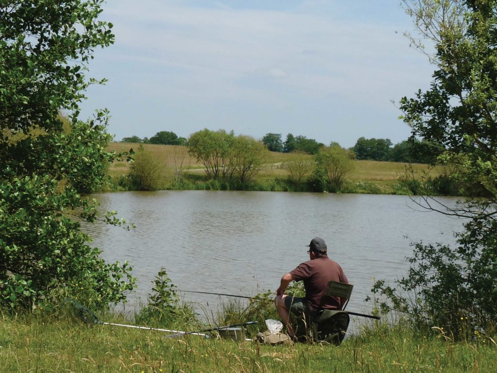 La pêche à l'étang des Bercettes à Neuvilly en Argonne, destination nature